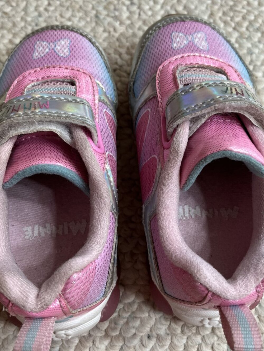 LIGHT UP Disney Minnie Mouse Little Girl’s Size 7 Sneakers Shoes Kids - Picture 8 of 12